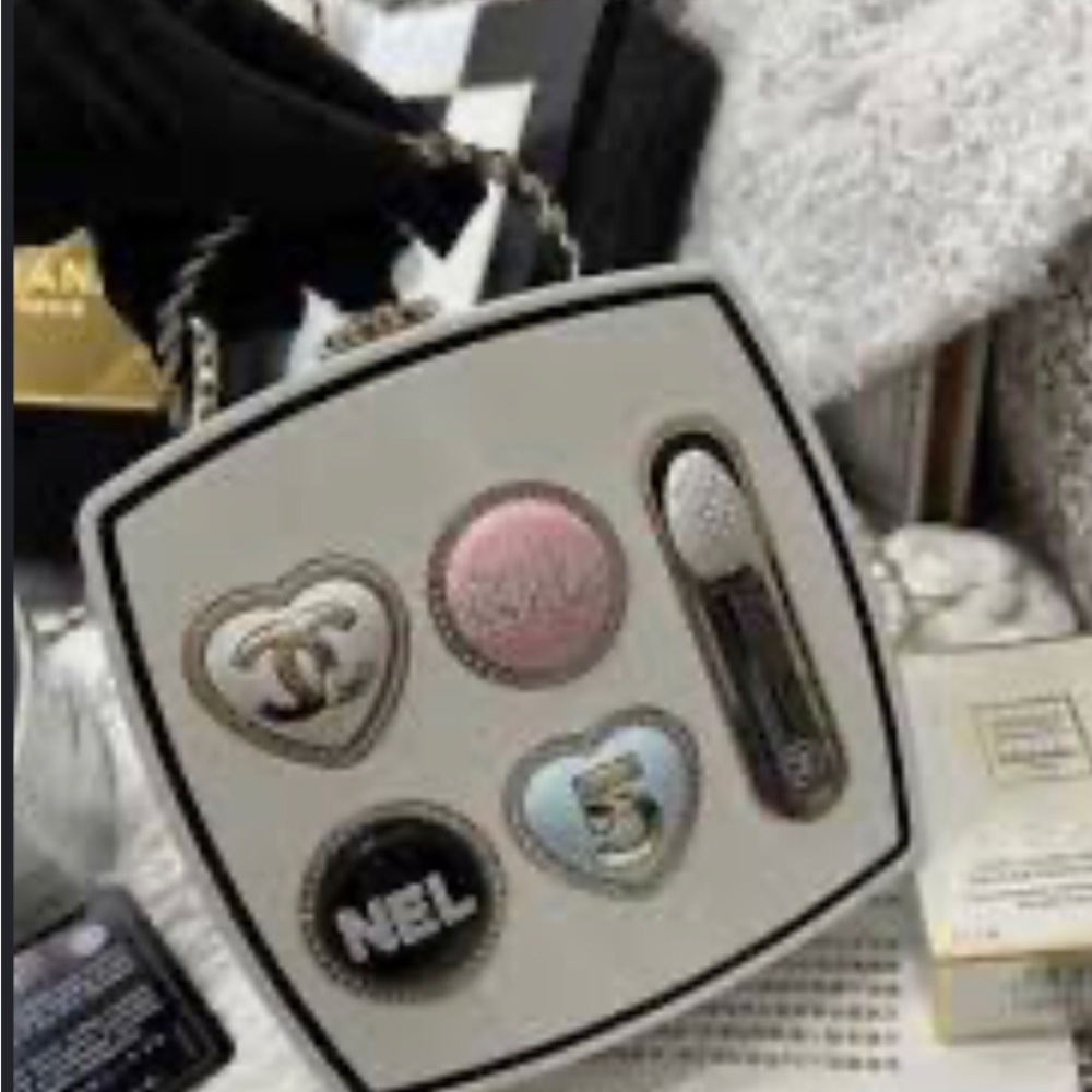 White Crossbody Hard Shell Bag with Pink, Black and Gold Accents; NWOT - Picture 5 of 9